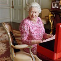 Foto oficial de la Reina Isabel II en el día en el que logró el reinado más largo de la historia de Reino Unido