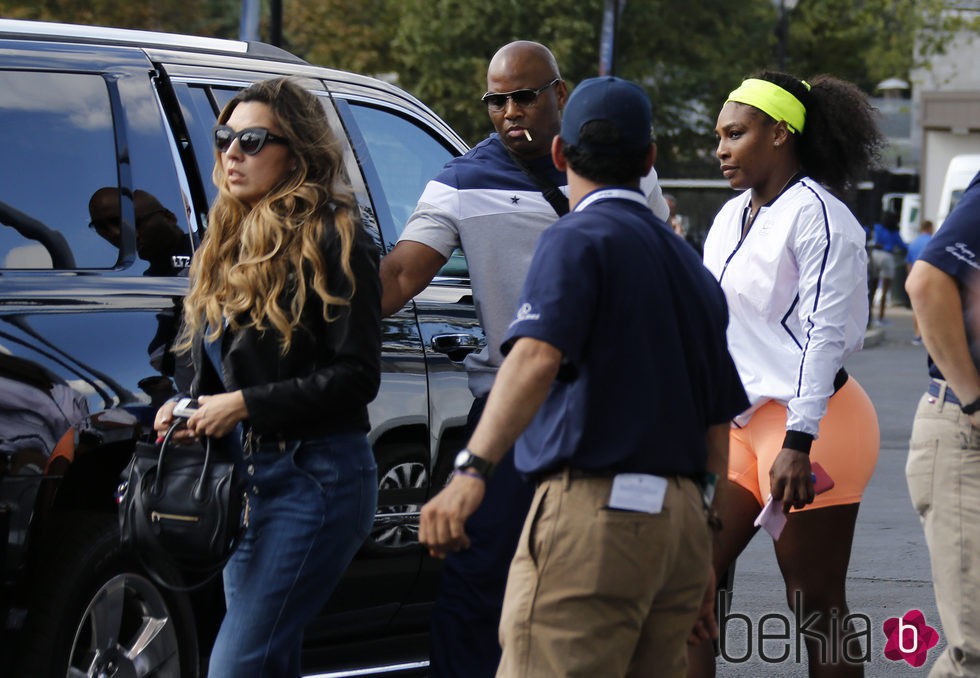 Serena Williams entrando en el mismo coche que Drake a la salida del US Open