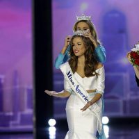 Betty Cantrell es coronada Miss América 2016