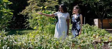 Michelle Obama enseña a la Reina Letizia el huerto de la Casa Blanca