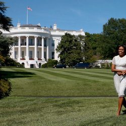 La Reina Letizia y Michelle Obama, muy cómplices en los jardines de la Casa Blanca