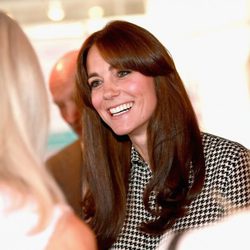 Kate Middleton luce flequillo en su primer acto oficial tras sus vacaciones de verano