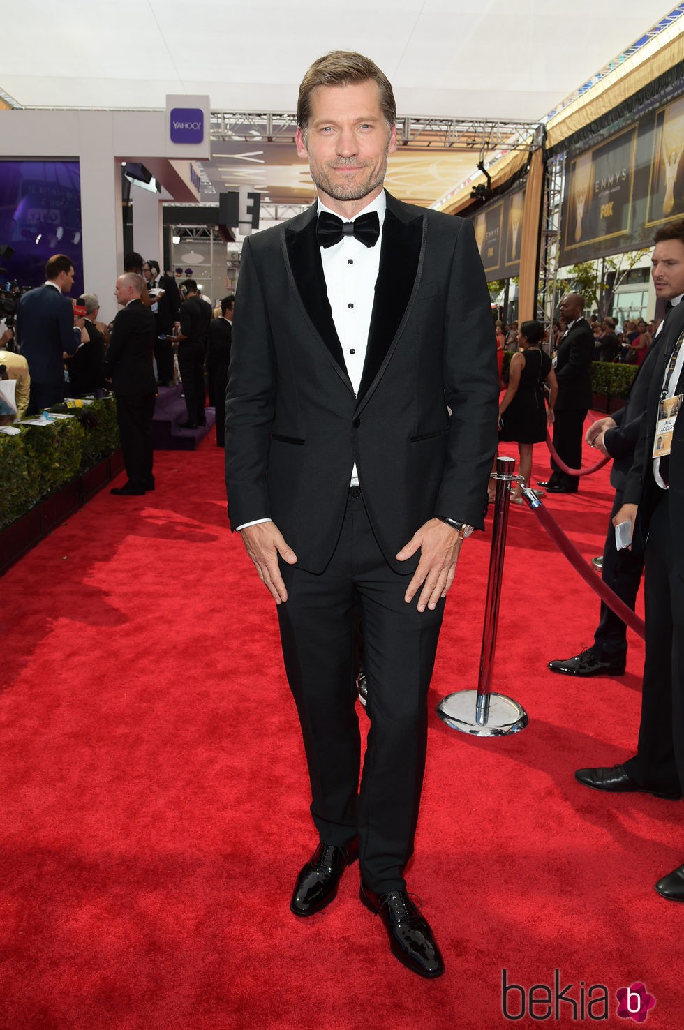 Nicolaj Coster en la alfombra roja de los premios Emmy 2015
