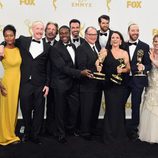 El reparto de 'Veep' celebrando su premio en los Emmy 2015