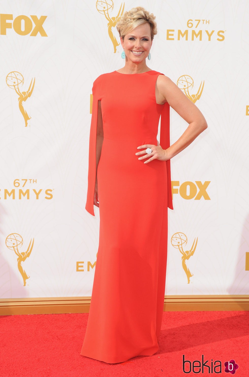 Melora Hardin en la alfombra roja de los Emmy 2015