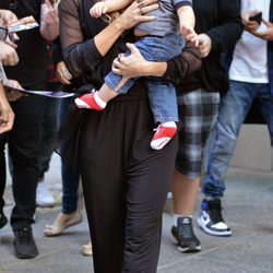 Shakira con su hijo Sasha en Nueva York