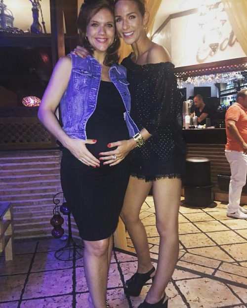 Beatriz Trapote luce embarazo junto a Tamara Gorro