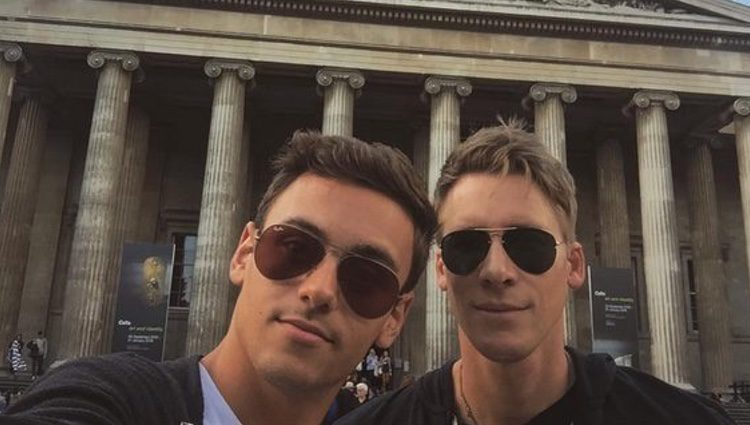 Tom Daley y Dustin Lance Black en el Museo Británico de Londres