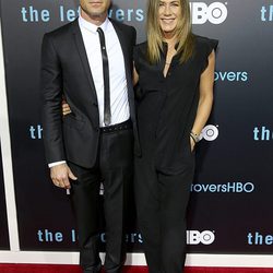 Jennifer Aniston y Justin Theroux juntos en su primera alfombra roja como casados