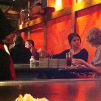 Selena Gomez y Taylor Swift cenan juntas en un restaurante