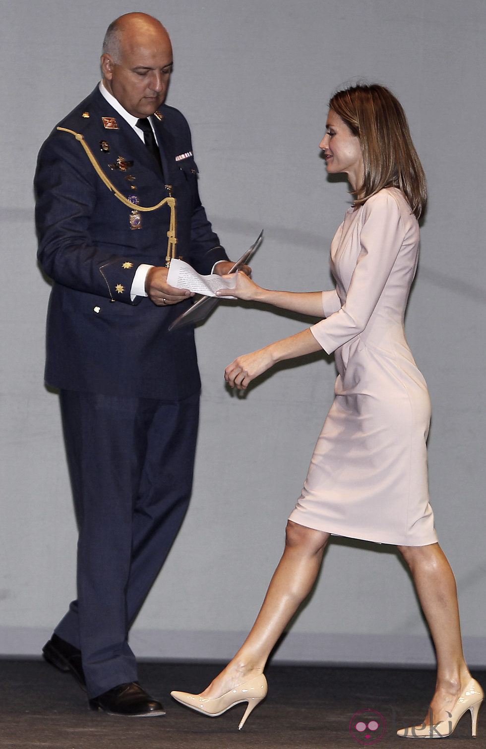 La princesa Letizia hace entrega oficial de los premios 'V' de Vida
