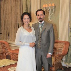 Fele Martínez y Luz Valdenebro en la serie de Antena 3 'Gran Hotel'
