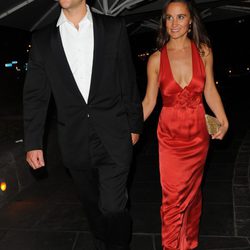 Pippa Middleton y su novio Alex Loudon en la gala benéfica Boodles Boeing Ball