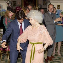 Cayetana de Alba bailando con Fran Rivera para celebrar su boda