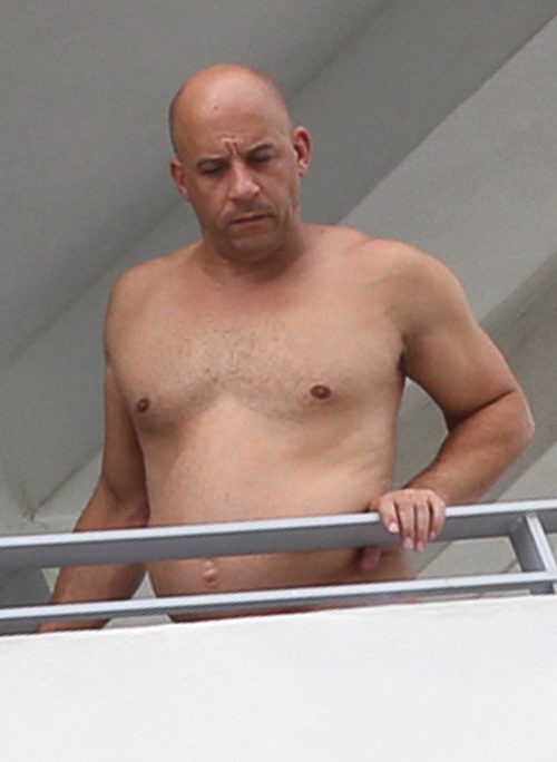 Vin Diesel luciendo enorme barriga