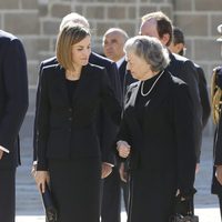 La Reina Letizia con Ana de Orleans en el funeral del Duque de Calabria
