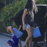 Penelope Disick, hija de Kourtney Kardashian, cae al suelo tras un fuerte golpe