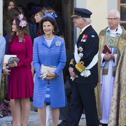 La Reina Silvia y el Rey Carlos XVI en el bautizo del Prícipe Nicolás Pablo Gustavo de Suecia