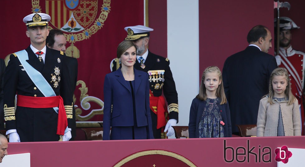 Los Reyes Felipe y Letizia, la Princesa Leonor y la Infanta Sofía en el Día de la Hispanidad 2015