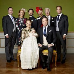Magdalena de Suecia y Chris O'Neill con su hijo Nicolás y sus padrinos de bautismo