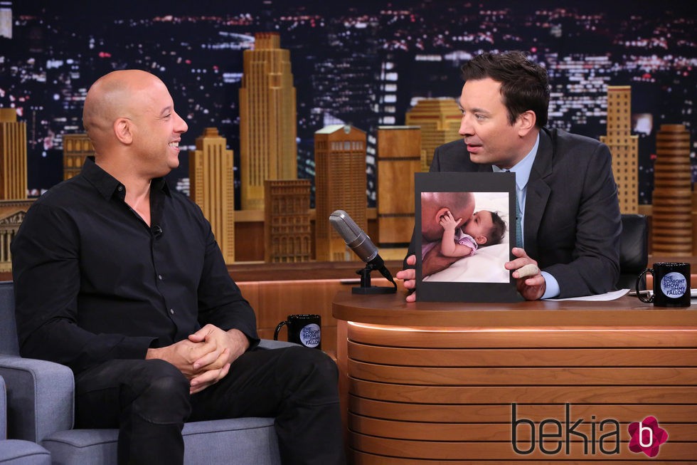 Jimmy Fallon muestra una fotografía de la hija de Vin Diesel en su programa
