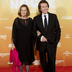 Raphael y su mujer Natalia Figueroa en el estreno de 'Mi gran noche'