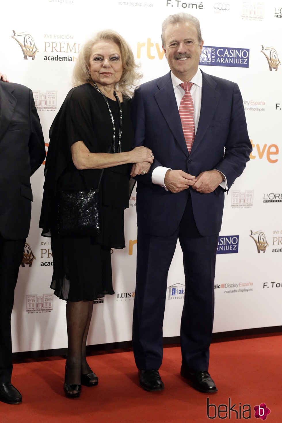 Mayra Gómez Kemp y Manuel Campo Vidal en los Premios Iris de la Academia de Televisión 2015