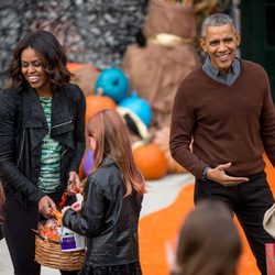 Barack y Michelle Obama celebrando su fiesta de Halloween 2015