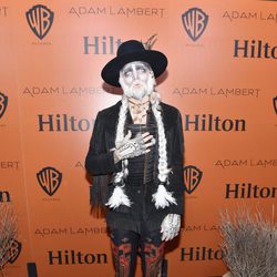 Adam Lambert disfrazado en su fiesta de Halloween 2015