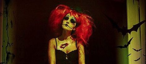 Paula Echevarría disfrazada de muñeca terrorífica para celebrar Halloween 2015