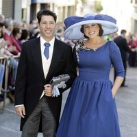 Pastora Soler y Francis Viñolo en la boda de Eva González y Cayetano Rivera