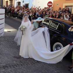 Eva González a su llegada a la Iglesia para casarse con Cayetano Rivera