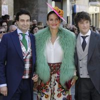 Pepe Rodríguez, Samantha Vallejo-Nágera y Jordi Cruz en la boda de Eva González y Cayetano Rivera