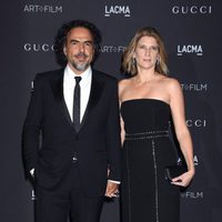Alejandro González Iñárritu y su mujer Maria Eladia en la Gala LACMA 2015