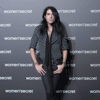 Mario Vaquerizo a su llegada al desfile de la colección 'Limited Edition' de Women'secret