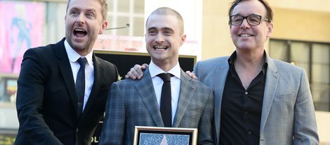 Daniel Radcliffe recibe su estrella en el Paseo de la Fama al lado de Chris Columbus y Chris Hardwick