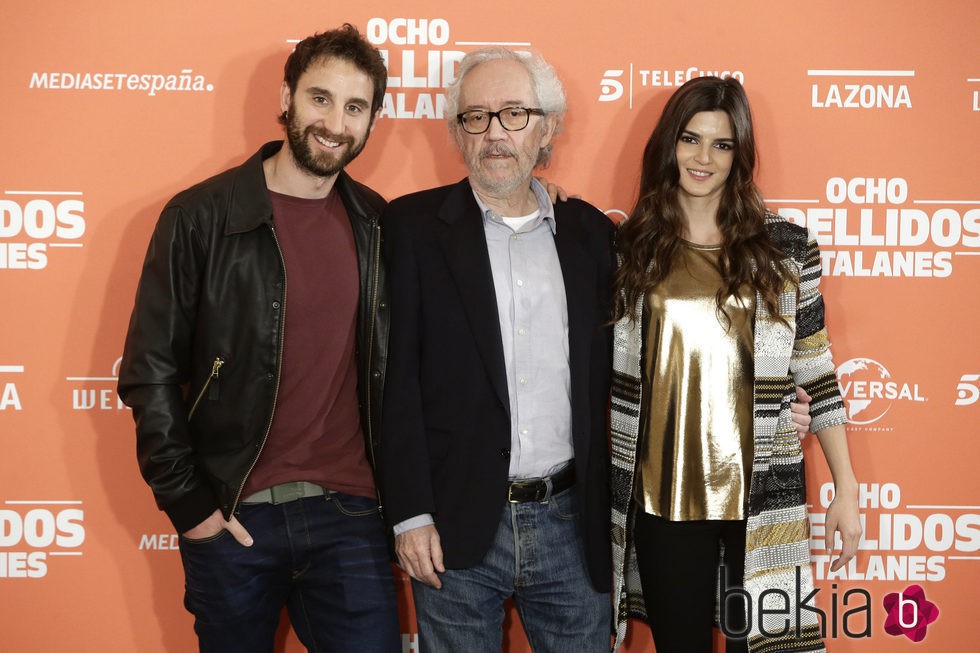 Dani Rovira y Clara Lago junto al director Emilio Martínez Lázaro en la presentación de 'Ocho Apellidos Catalanes' en Madrid