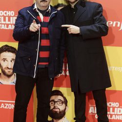 Carlos Areces y Santiago Segura en la premiere en Madrid de 'Ocho Apellidos Catalanes'