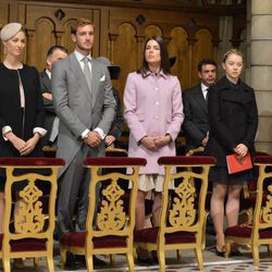 Beatrice Borromeo, Pierre Casiraghi, Carlota Casiraghi, Alexandra de Hannover y Louis Ducruet en el Día Nacional de Mónaco 2015