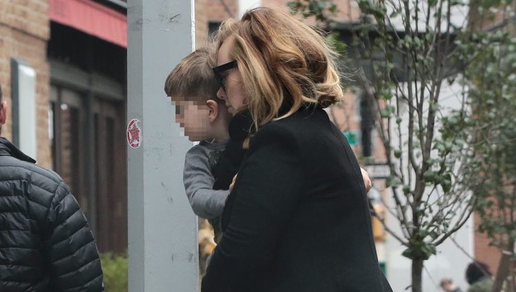 Adele acompañada de su hijo Angelo en Nueva York