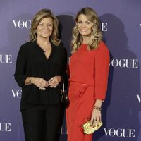 Cari Lapique y Carla Goyas en los Premios Vogue Joyas 2015
