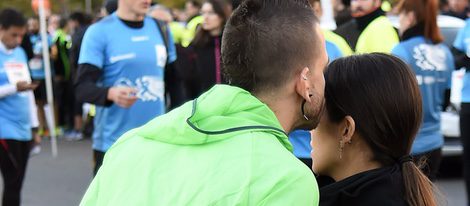 David Muñoz besa a Cristina Pedroche en la carrera Ponle Freno