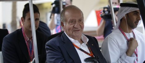 El Rey Don Juan Carlos disfruta de la Fórmula 1 en Abu Dhabi