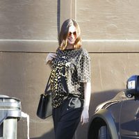 Anne Hathaway pasea su embarazo en Los Ángeles