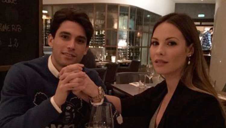 Jessica Bueno y Jota Peleteiro en una cena romántica