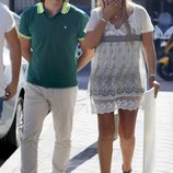 Belén Esteban y Toño Sanchís caminando por las calles de Madrid