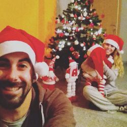 Yoli y Jonathan de 'GH15' celebran la llegada de la Navidad junto a su hija Valeria