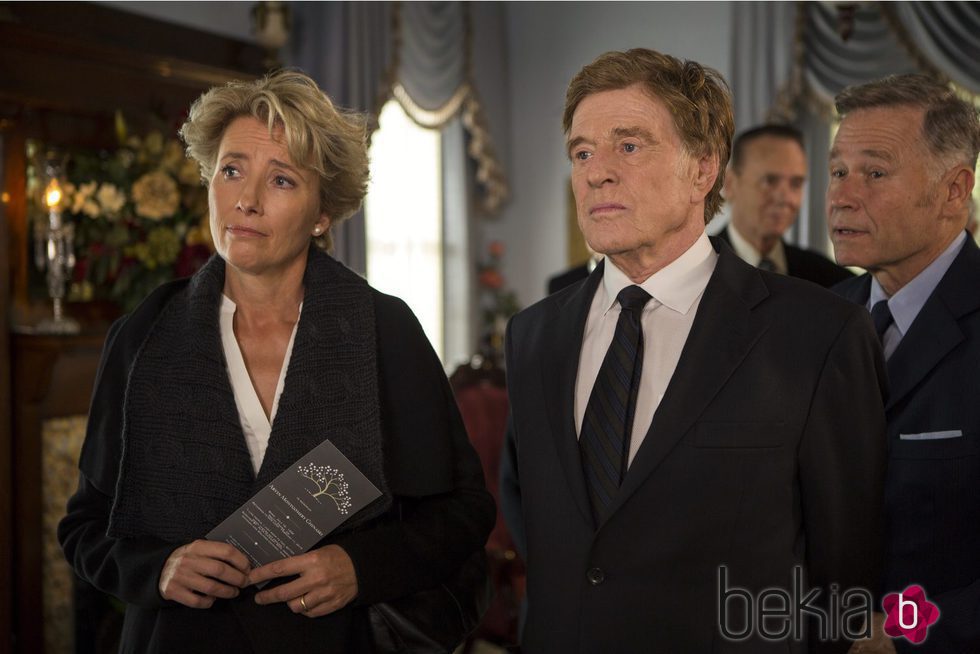 Emma Thompson y Robert Redford en 'Un paseo por el bosque'