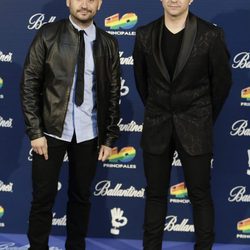 Carlos y Juan Antonio Bayona en los Premios 40 Principales 2015