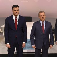 Pedro Sánchez y Mariano Rajoy con Manuel Campo Vidal antes de su cara a cara